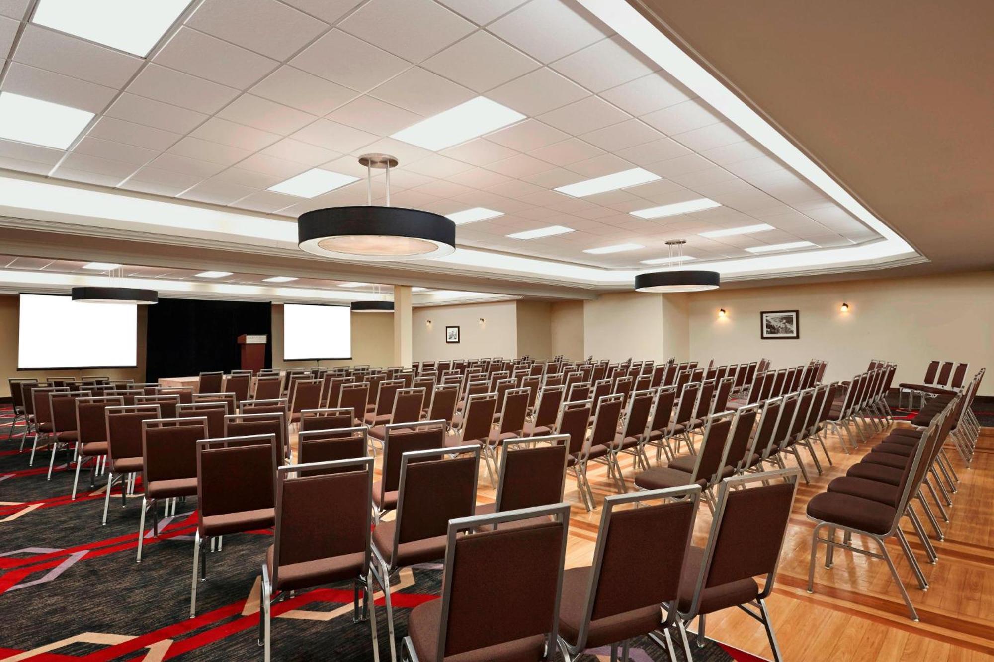 Four Points By Sheraton Edmonton South Luaran gambar