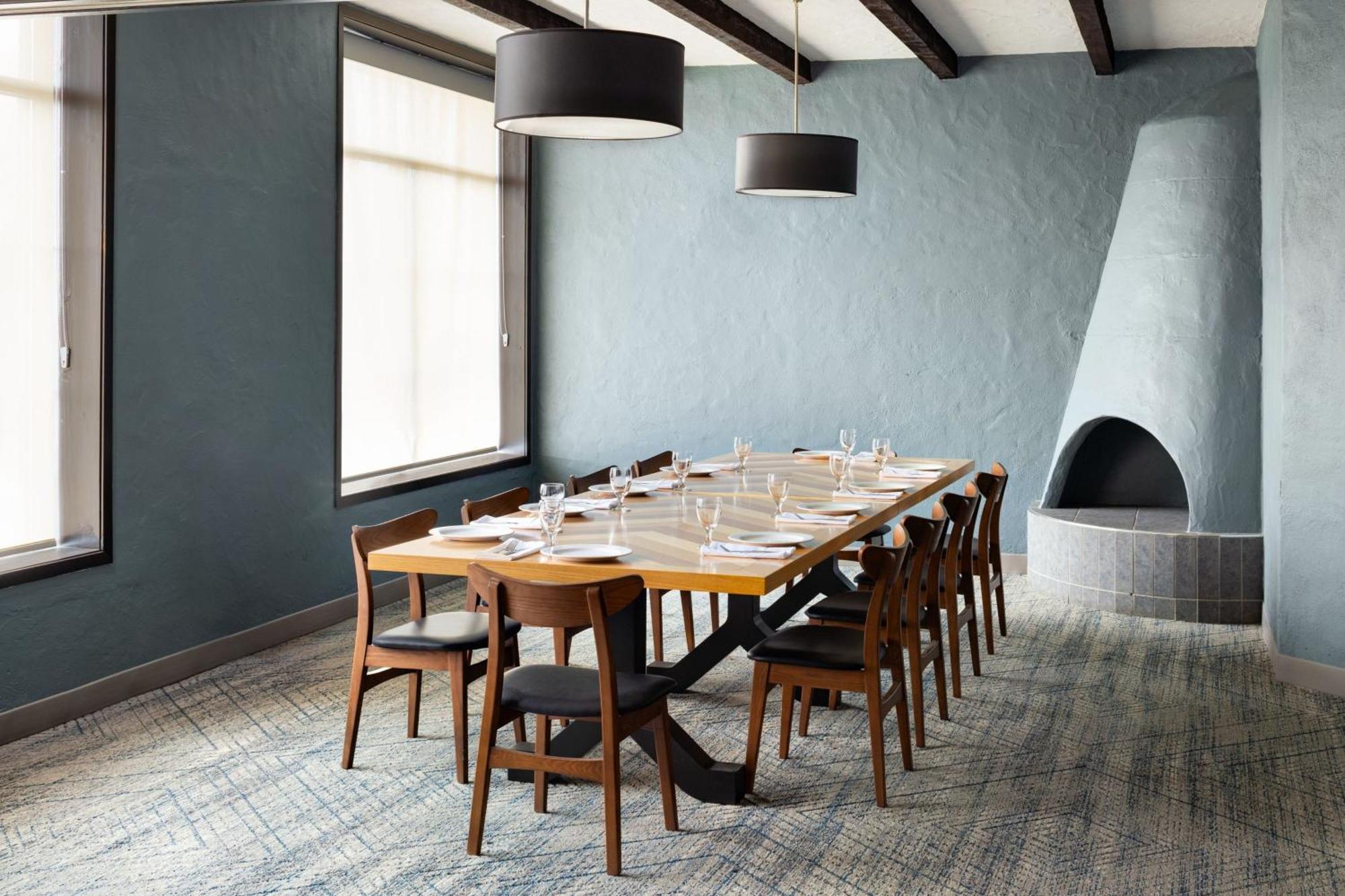 Four Points By Sheraton Edmonton South Luaran gambar